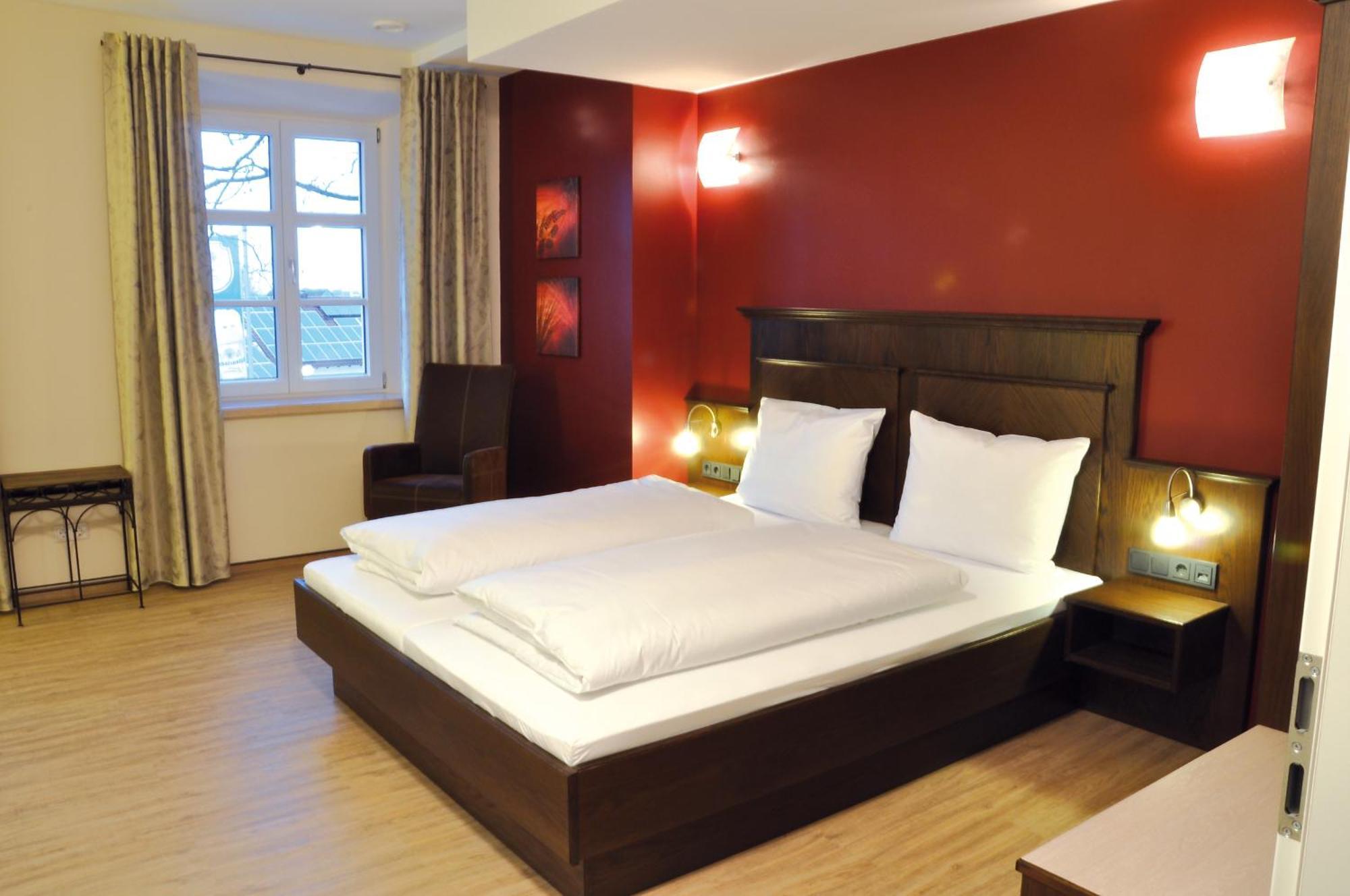 Autenrieder Brauereigasthof Ichenhausen Ngoại thất bức ảnh