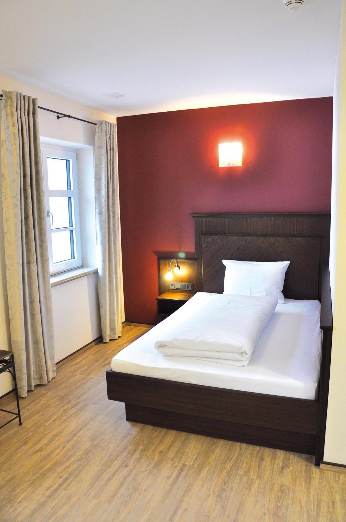 Autenrieder Brauereigasthof Ichenhausen Ngoại thất bức ảnh