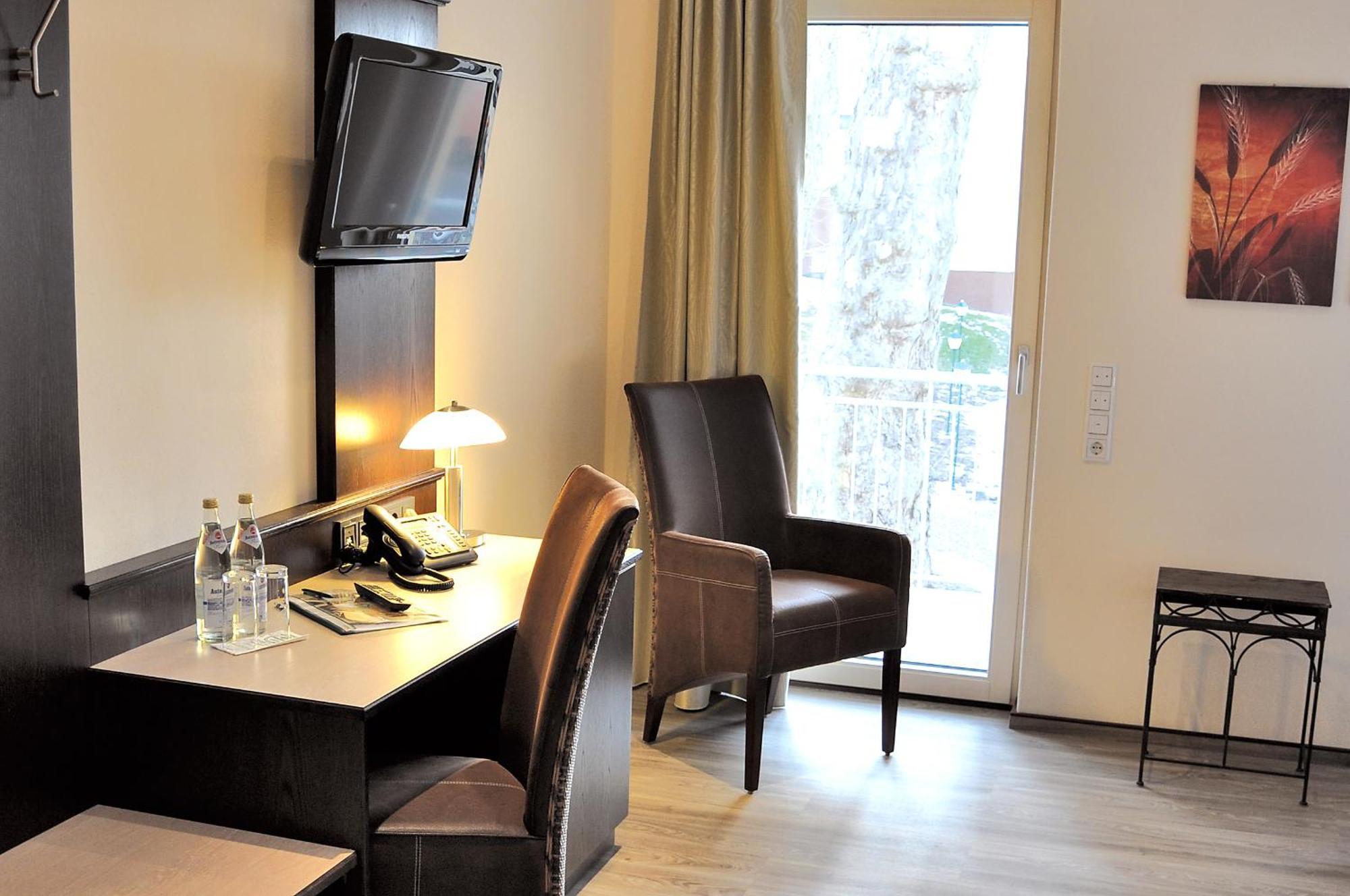 Autenrieder Brauereigasthof Ichenhausen Ngoại thất bức ảnh