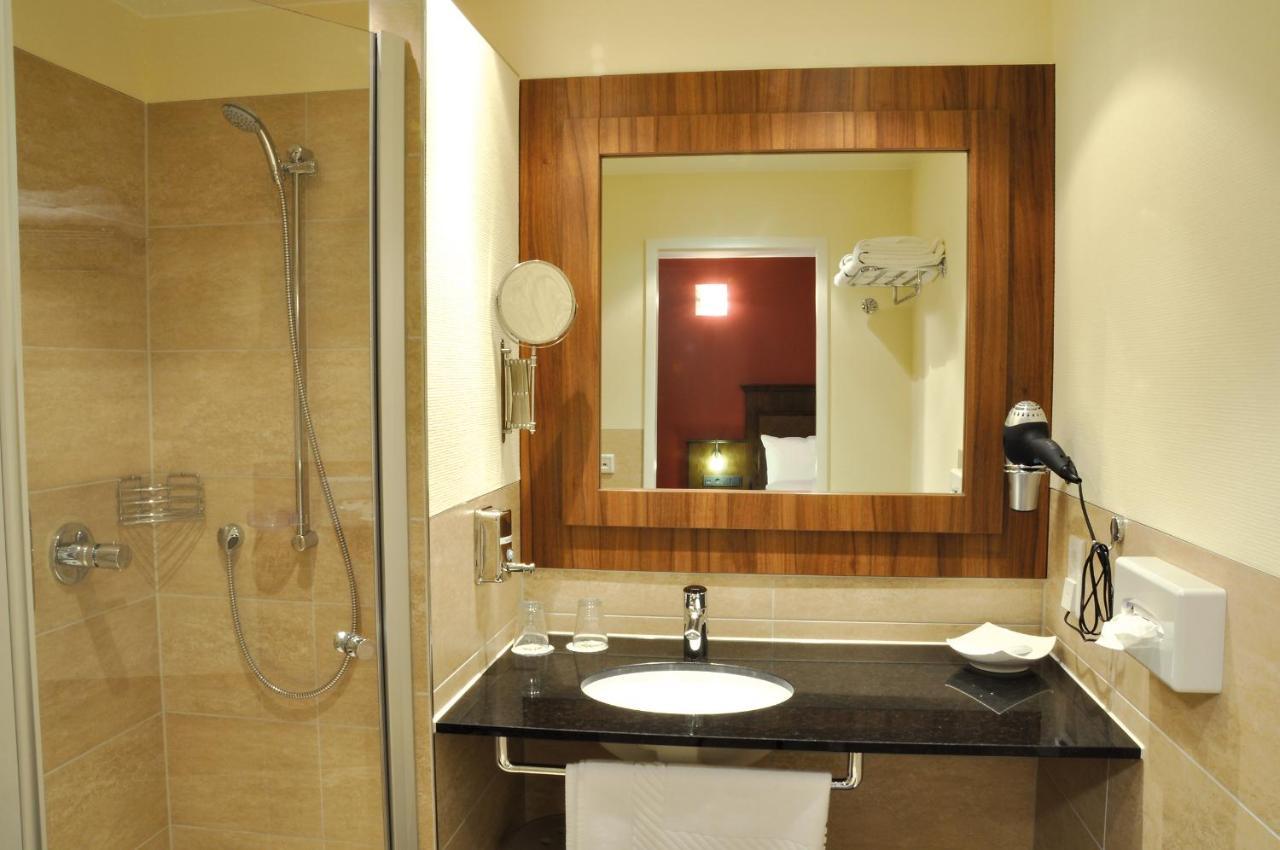 Autenrieder Brauereigasthof Ichenhausen Phòng bức ảnh
