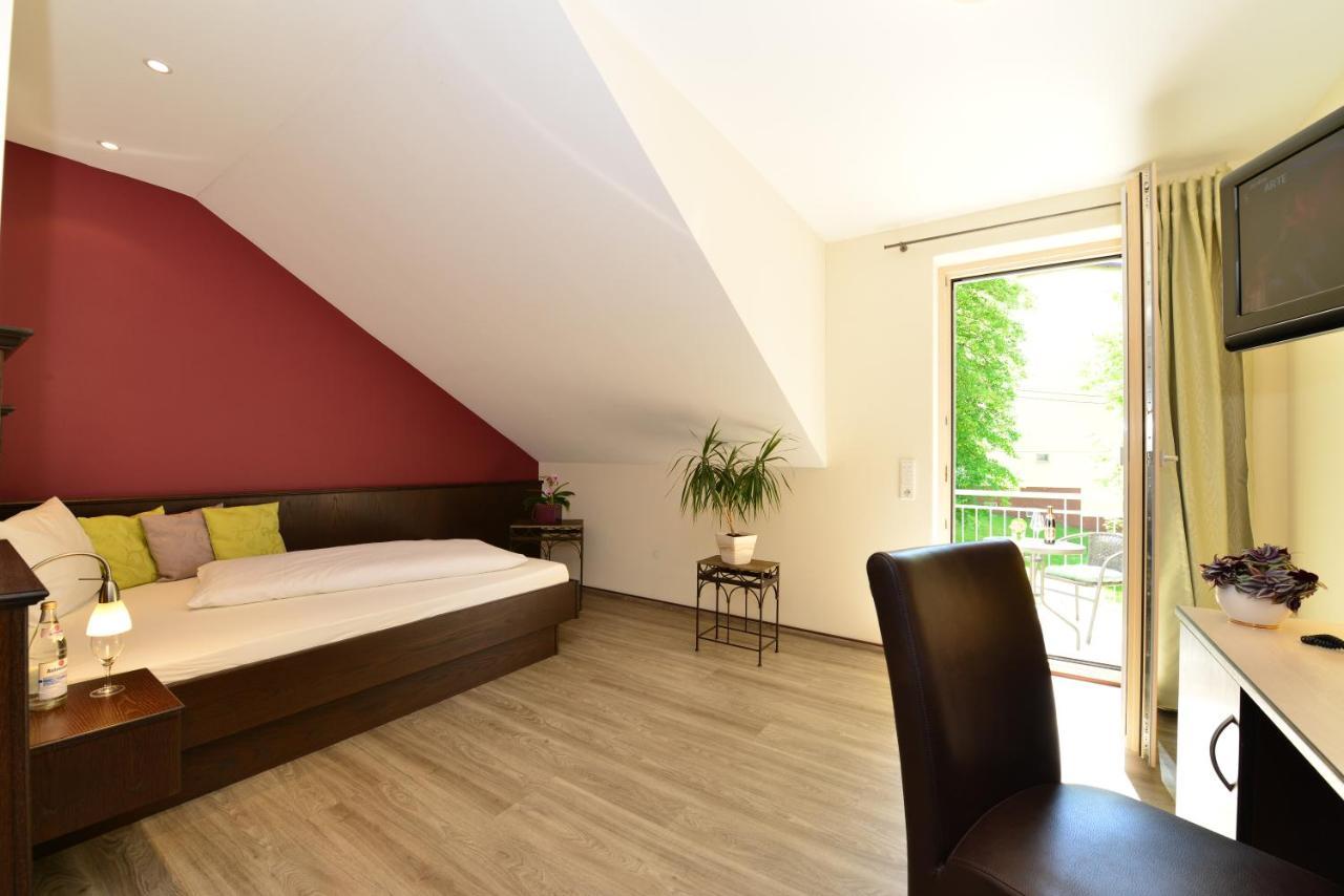 Autenrieder Brauereigasthof Ichenhausen Phòng bức ảnh